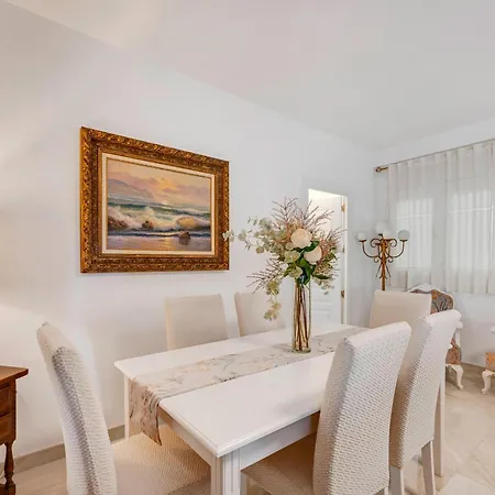 Angeles Center * マルベーリャ